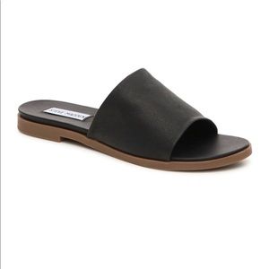 NWT Steve Madden Karolyn Slides / Sandals